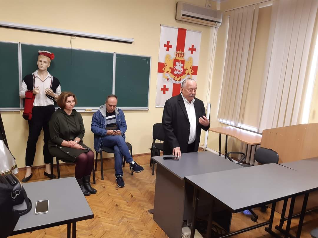 Ворожі нальоти - не перепона. Традиційні