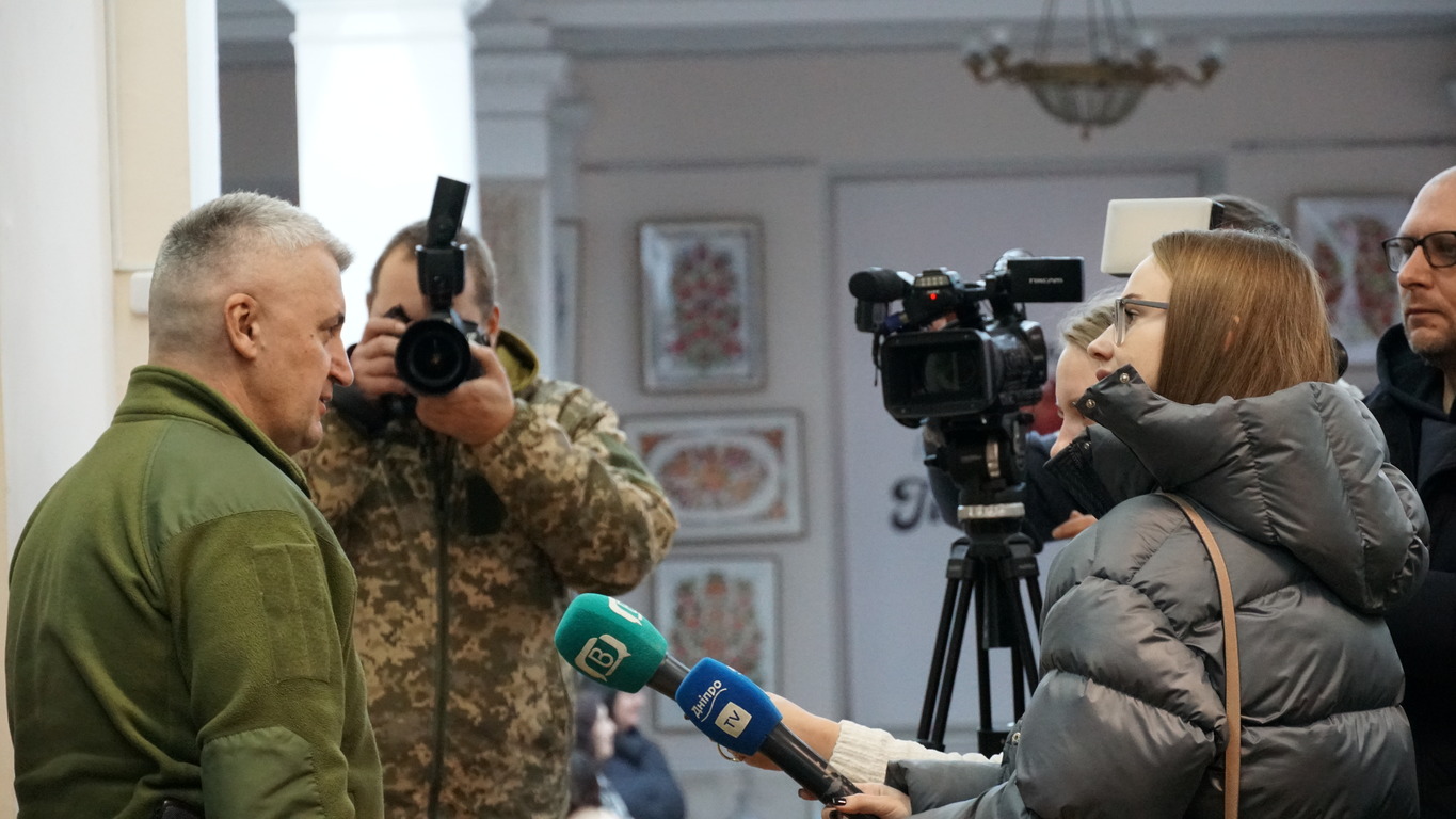 Відкрита лекція заступника командувача зі стратегічних комунікацій Східного угруповання Збройних Сил України полковника Сергій Череватого в Університеті митної справи та фінансів