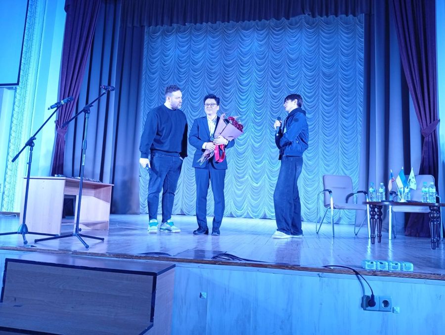 10 квітня в університеті відбулася подія, яка надовго залишиться в пам’яті всіх присутніх — вражаючий концерт всесвітньо відомого флейтиста Solnamoo Song.