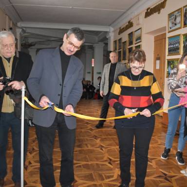 В Університі митної справи та фінансів відбулося відкриття фотовиставка
