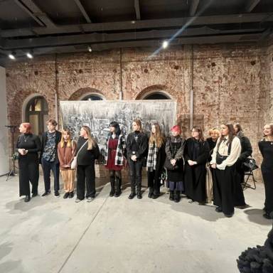 Студентки-журналістки взяли участь у створенні виставки «Дніпро. Ріка памʼяті» в Галереї Артсвіт