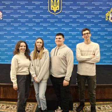 Грантові можливості для молоді: команда факультету економіки, бізнесу та міжнародних відносин бере участь у програмах Українського молодіжного фонду