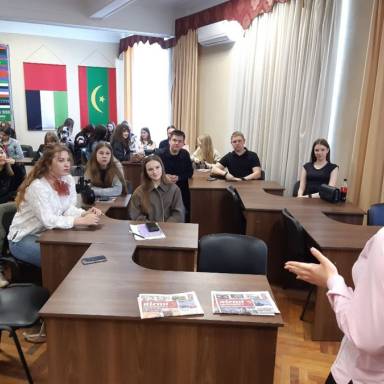 Ліцеїсти Дніпра ознайомилися з медіапрофесіями в УМСФ