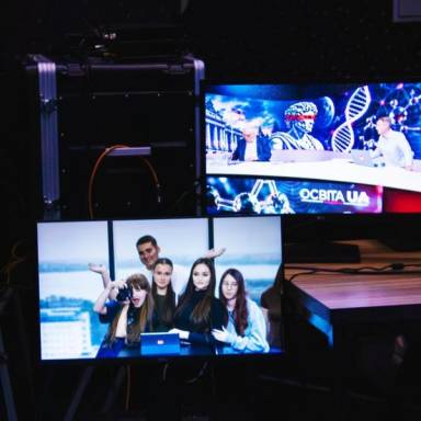 Студенти-журналісти УМСФ відвідали телеканал D1 та ознайомилися з роботою телевізійної редакції